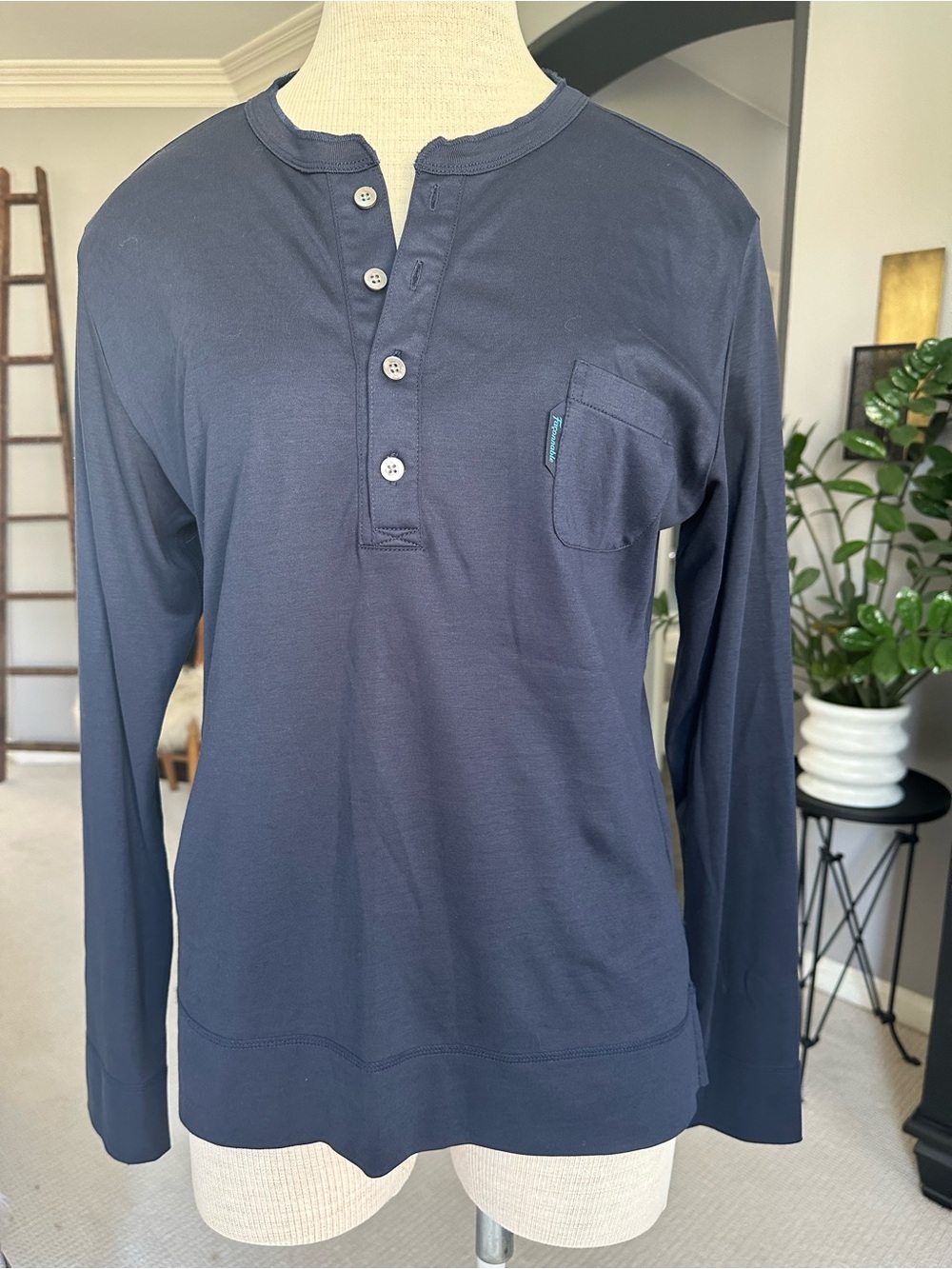 Faconnable Nordstrom Navy Long-Sleeve Henley with Chest Pocket size XL - Picture 4 of 11